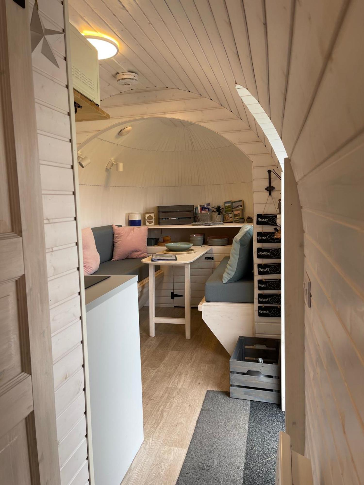 Вилла Clotted Cream -Lydcott Glamping, Cornish Sea Views Лу Экстерьер фото